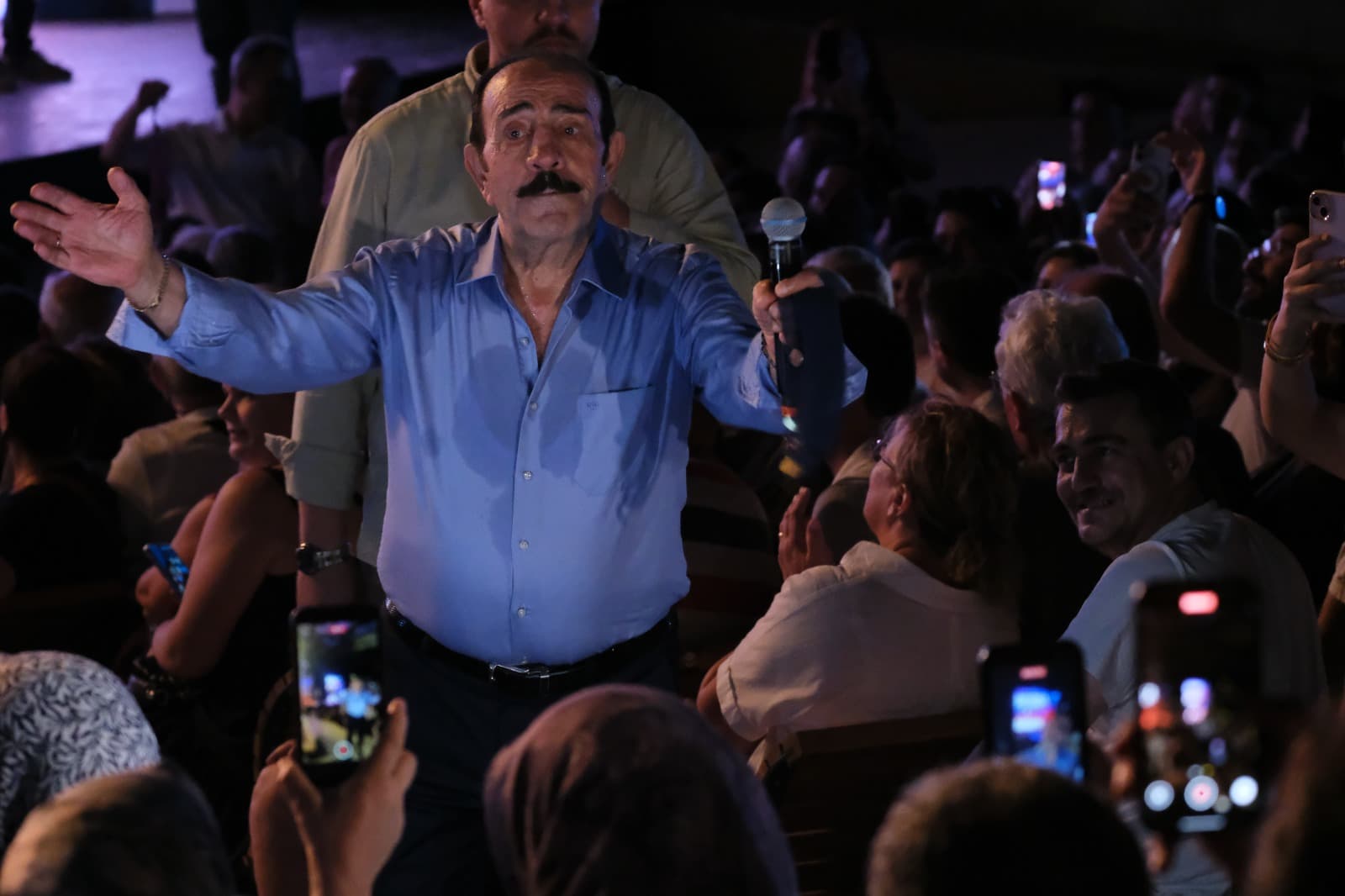 Bursa'da Yine Sahnenin Tozunu Attı